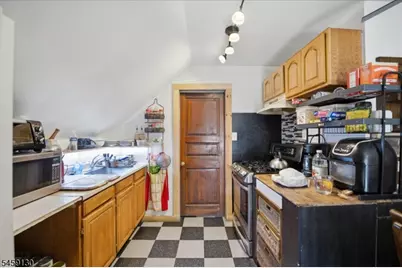 70 4th St, Elizabeth, NJ 07206 - Photo 29