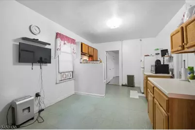 70 4th St, Elizabeth, NJ 07206 - Photo 17
