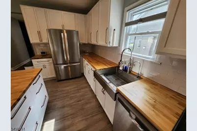 616 Center St, Dunellen, NJ 08812 - Photo 11
