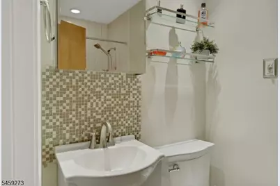 9039 Palisade Ave #4, North Bergen Twp., NJ 07047 - Photo 15