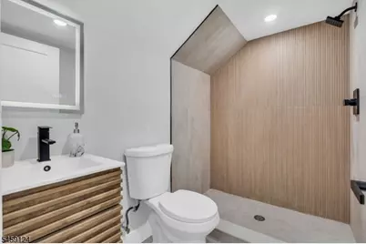 25 Laurel Ave, East Orange, NJ 07017 - Photo 15
