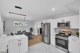 25 Laurel Ave, East Orange, NJ 07017 - Photo 9