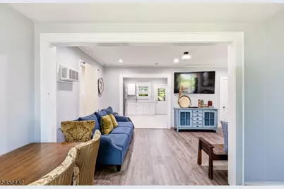 485 W 3rd Ave, Roselle, NJ 07203 - Photo 9