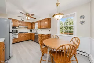 51 Hilltop Ave, Berkeley Heights Township, NJ 07922 - Photo 5