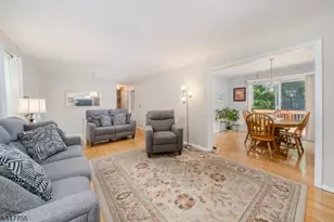 51 Hilltop Ave, Berkeley Heights Township, NJ 07922 - Photo 21