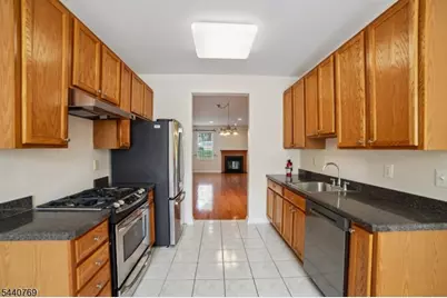 533 Coventry Dr, Nutley, NJ 07110 - Photo 9