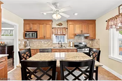 833 Livingston Rd, Elizabeth, NJ 07208 - Photo 9