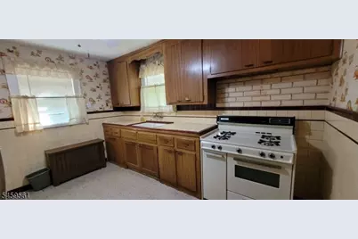 1264 Coolidge Ave, Union Township, NJ 07083 - Photo 5