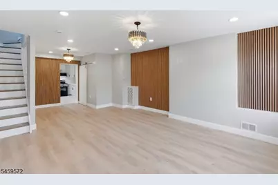 26 W 2nd St, Florence Township, NJ 08518 - Photo 5