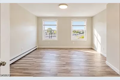 14 Oriental St, Newark, NJ 07104 - Photo 5