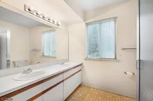 228 Drake Ln, Roxbury Township, NJ 07852 - Photo 15