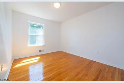192 Indian Run Pkwy, Union Township, NJ 07083 - Photo 17