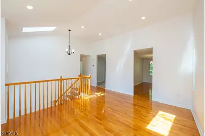 192 Indian Run Pkwy, Union Township, NJ 07083 - Photo 7
