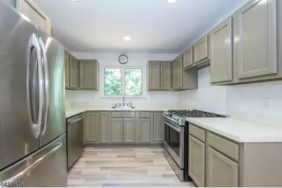 192 Indian Run Pkwy, Union Township, NJ 07083 - Photo 11
