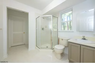 192 Indian Run Pkwy, Union Township, NJ 07083 - Photo 21