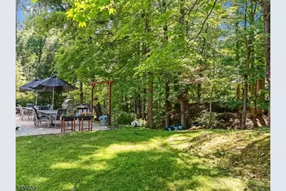 48 Lakeview Dr, Morris Plains, NJ 07950 - Photo 39