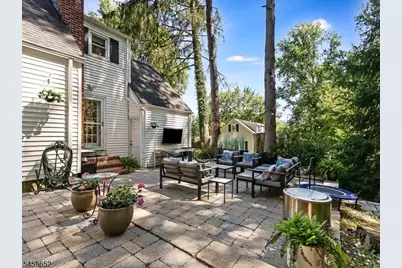 48 Lakeview Dr, Morris Plains, NJ 07950 - Photo 35