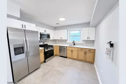 23 Edwin Pl, Newark, NJ 07112 - Photo 3