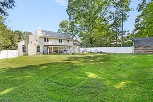 127 Mountain Cir S, West Milford Twp., NJ 07480 - Photo 31