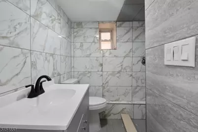 125 Park Ave, Newark, NJ 07104 - Photo 37