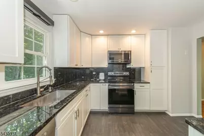 20 Byron Pl, Sparta Township, NJ 07871 - Photo 11