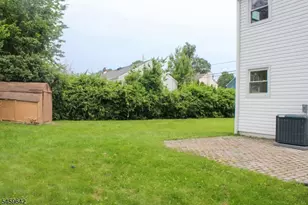 137 Centerton Dr, Parsippany, NJ 07054 - Photo 5