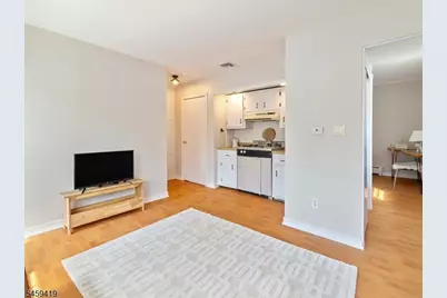 30 Laurel Dr, Wayne, NJ 07470 - Photo 25