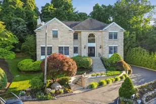 22 Trails End Ct, Westfield, NJ 07090 - Photo 1