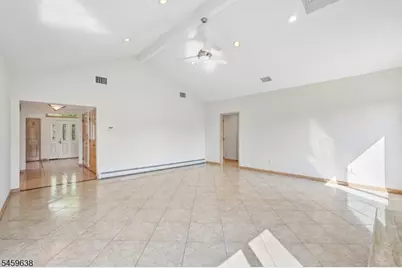 19 Brook Hollow Ct, Hawthorne, NJ 07506 - Photo 17