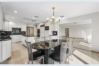 19 Brook Hollow Ct, Hawthorne, NJ 07506 - Photo 13