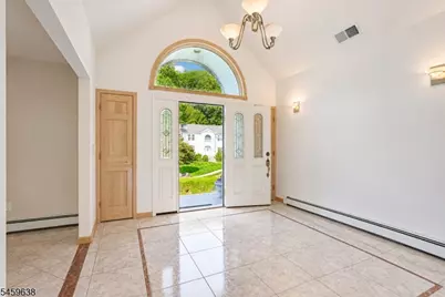 19 Brook Hollow Ct, Hawthorne, NJ 07506 - Photo 5