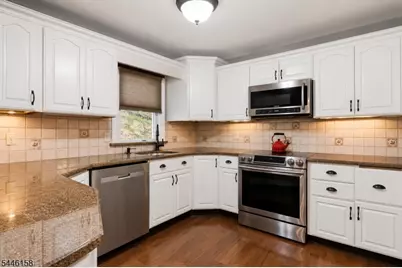 109 Valley View Trl, Sparta Township, NJ 07871 - Photo 3
