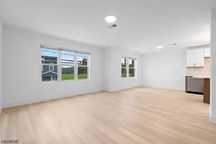 645 S 10th St Unit, Newark, NJ 07108 - Photo 15
