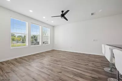 82 Depot Way, Dunellen, NJ 08812 - Photo 5