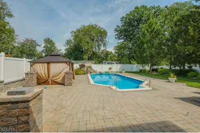 22 Bryant Dr, Livingston, NJ 07039 - Photo 5