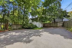126 Wildwood Ave, Montclair, NJ 07043 - Photo 21