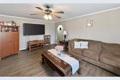 733 Schuyler Ave, Lyndhurst Township, NJ 07071 - Photo 13
