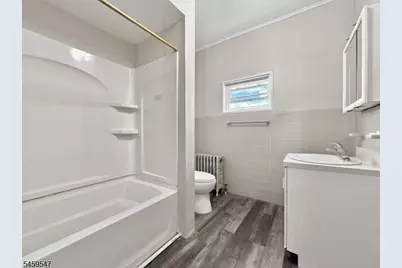 733 Schuyler Ave, Lyndhurst Township, NJ 07071 - Photo 25