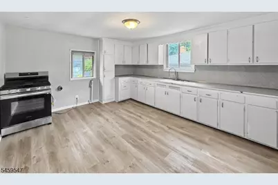 733 Schuyler Ave, Lyndhurst Township, NJ 07071 - Photo 21