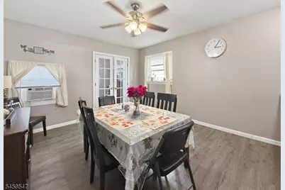 733 Schuyler Ave, Lyndhurst Township, NJ 07071 - Photo 5