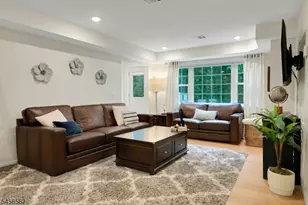 27 Big Piece Rd, Fairfield, NJ 07004 - Photo 19