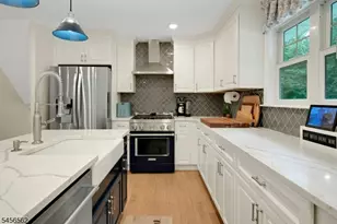 27 Big Piece Rd, Fairfield, NJ 07004 - Photo 5