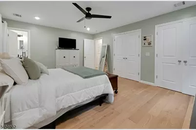 27 Big Piece Rd, Fairfield, NJ 07004 - Photo 17