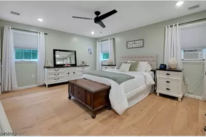 27 Big Piece Rd, Fairfield, NJ 07004 - Photo 15