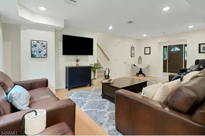 27 Big Piece Rd, Fairfield, NJ 07004 - Photo 21