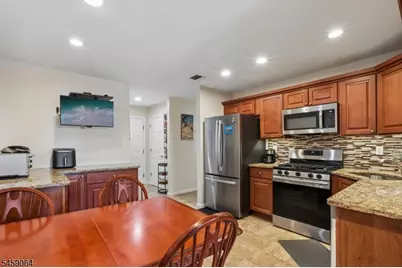 411 Heights Dr, Haledon, NJ 07508 - Photo 13