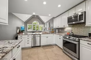 703 Timberbrooke Dr, Bedminster Township, NJ 07921 - Photo 11