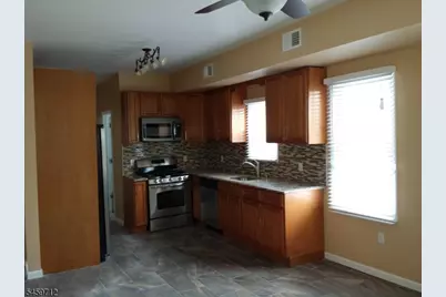 50 Styvesant Ave #2, Lyndhurst Township, NJ 07071 - Photo 3