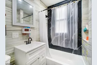 18 Shanley Ave, Newark, NJ 07108 - Photo 21