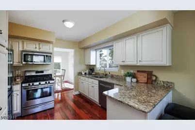 20 Crammer Ln, Hillsborough Township, NJ 08844 - Photo 11
